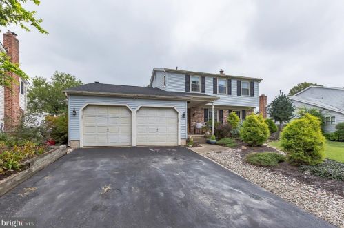 645 Southwick Rd, Somerdale, NJ 08083-2319