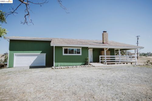 3989 Cantelow Rd, Vacaville, CA 95688-9709