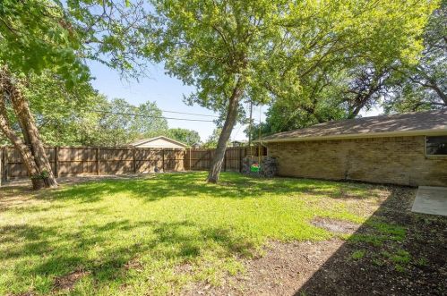 1116 Edgefield Dr, Plano TX  75075-7214 exterior