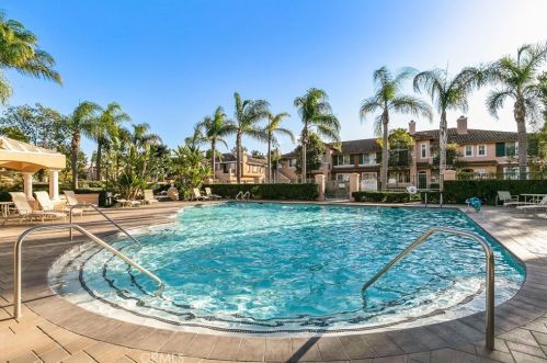3305 Ladrillo Aisle, Irvine CA  92606-0821 exterior