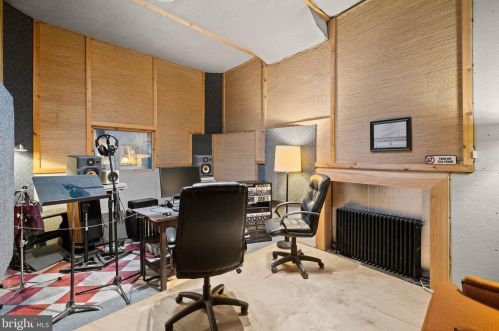 1226 8th St, Philadelphia PA  19147-5130 exterior