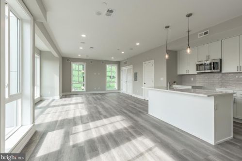 2401 Mascher St, Philadelphia, PA 19133-3804