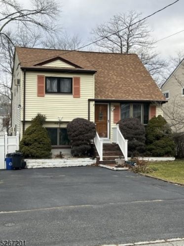 49 Essex Rd, Parsippany, NJ 07054-2662
