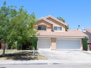 6043 Catalina Ln, Palmdale, CA 93552-4008