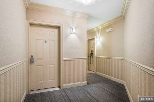 180 Edgewater Rd, Cliffside Park, NJ 07010-2916