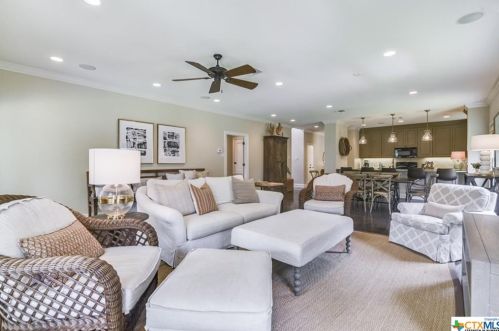 1035 Timber Elm, Seguin TX  78155-1138 exterior