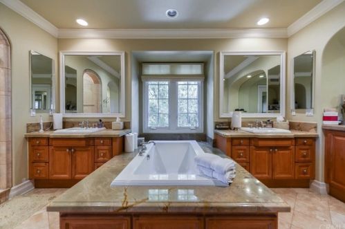 25 Blue Smt, Irvine CA  92603-0168 exterior