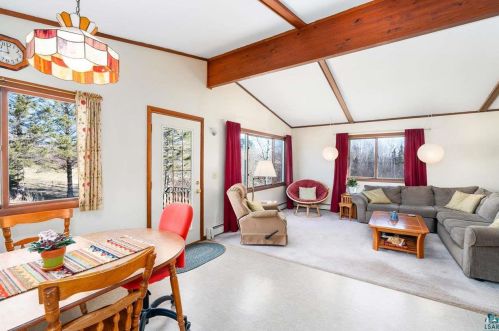 5966 Lakewood Rd, Duluth, MN 55804-9615