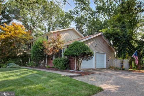 9 Aquetong Ln, Trenton, NJ 08628-1602