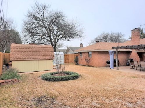 716 Candlewood Rd, Fort Worth TX  76103-1114 exterior