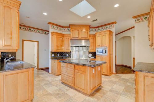 8301 Thorndyke Dr, Fort Worth TX  76182-8632 exterior