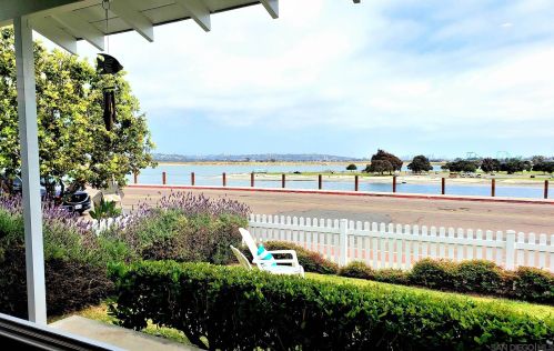 3312 Crown Point Dr, San Diego, CA 92109-6708