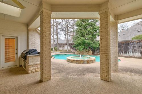 8301 Thorndyke Dr, Fort Worth TX  76182-8632 exterior