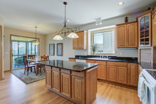 2737 Eagle Valley Dr, Saint Paul MN  55129-4224 exterior