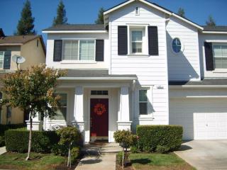 43 Bohemia Ln, Clovis, CA 93619-2603