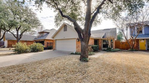 4042 Rive Ln, Addison TX  75001-3124 exterior