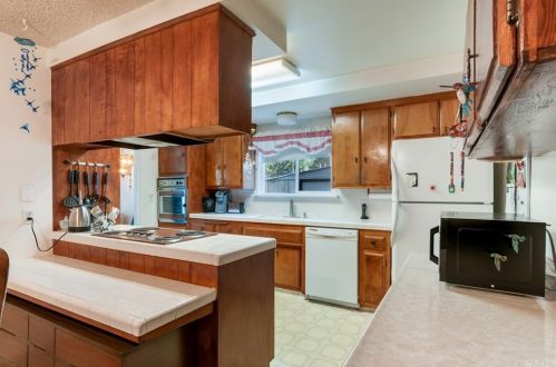 6950 Peralta Pl, Riverside CA  92509-6311 exterior