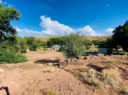 80 Main St, Leeds UT 84746-8001 exterior