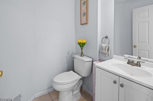 5 Garfield Way, Princeton NJ  08540-1669 exterior