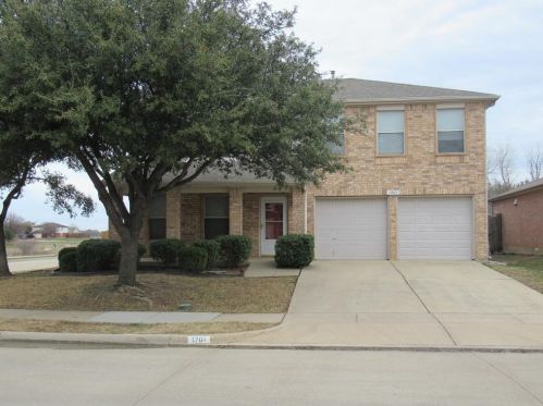 1701 Little Deer Ln, Fort Worth TX  76131-5424 exterior
