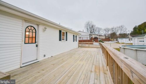 1817 Berryville Pike, Charles Town, WV 25414