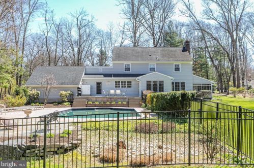 23 Honeybrook Dr, Princeton NJ  08540-7408 exterior