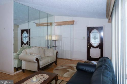 8807 Fairfield St, Philadelphia, PA 19152-1307
