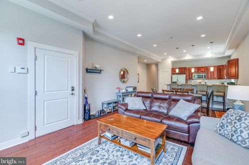 605 18th St, Philadelphia, PA 19130-3301