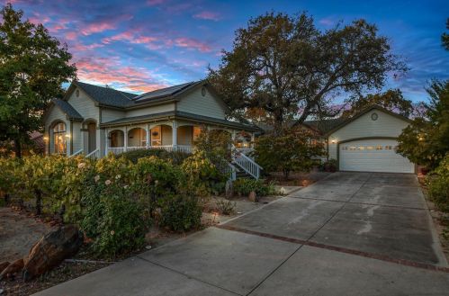 310 California Dr, Sutter Creek, CA 95685-4411
