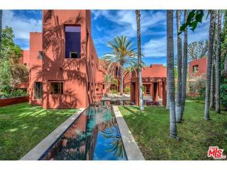 153 Burlingame Ave, Los Angeles, CA 90049-2641