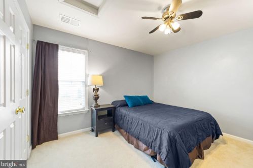 18799 Pier Trail Dr, Triangle VA  22172-2351 exterior