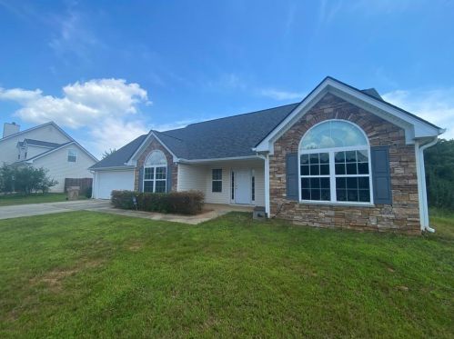 4507 Waterman Dr, Gainesville, GA 30506-4684