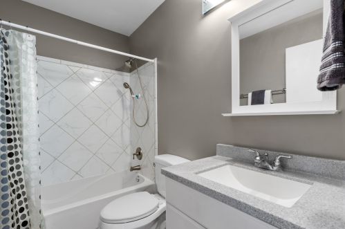 414 Bluebird Ln, Bannockburn IL  60015-3617 exterior
