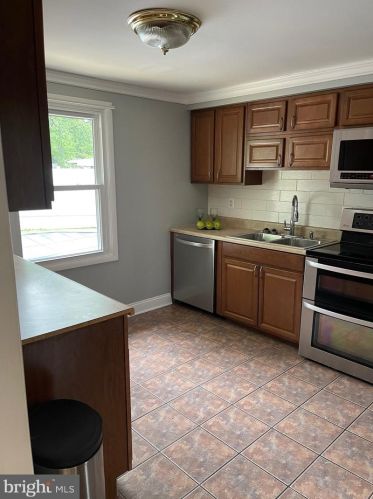 201 Newport Dr, Severna Park MD exterior