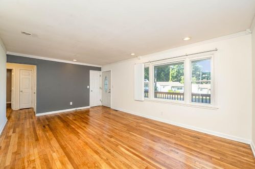 1050 Elda Ln, Cincinnati OH 45224-2705 exterior