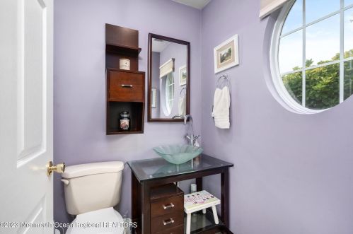 125 Shoreland Ter, Middletown NJ  07748-6212 exterior