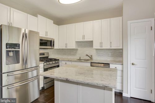 8205 Normandy Dr, Mount Laurel NJ  08054-5951 exterior