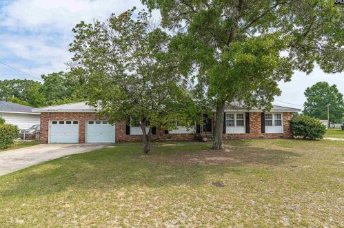 1151 Starview Dr, Cayce-West Columbia, SC 29172-3828