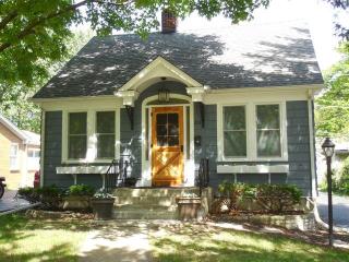 224 William St, Joliet, IL 60435-6936