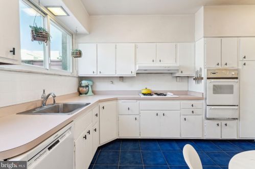 1818 12 St, Philadelphia PA 19122-0018 exterior