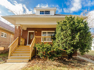 7530 Crandon Ave, Chicago, IL 60649-3310