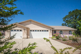 916 Collyer Dr, Redding, CA 96003-4239