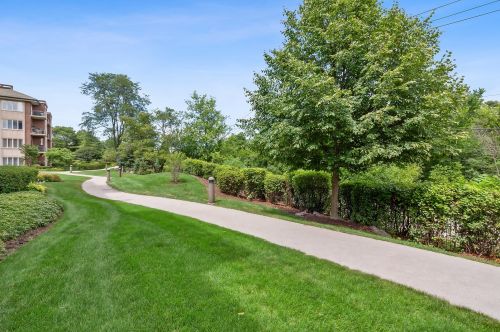 5 Oak Brook Club Dr, Oak Brook IL  60523-1348 exterior