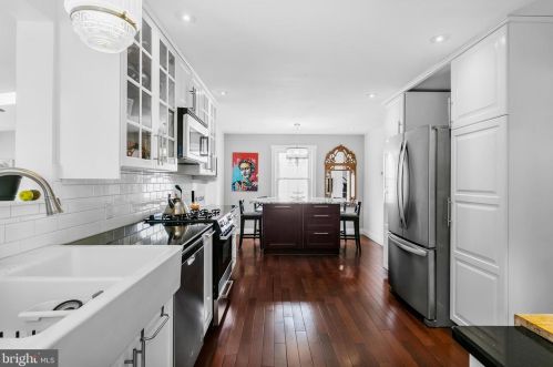 320 Chestnut St, Tavistock NJ 08033-1810 exterior