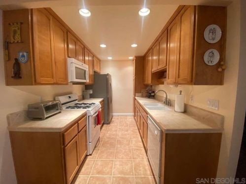 20547 Vermont Ave, Torrance, CA 90502-3113