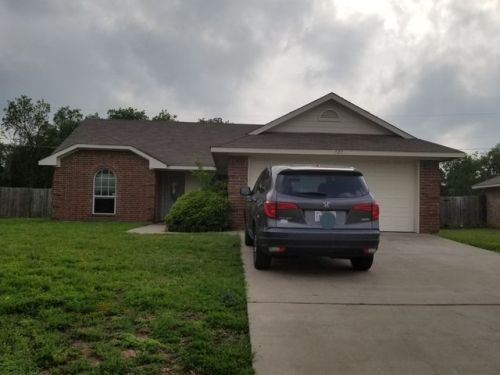 302 Wildcat Dr, Waco, TX 76705-6187