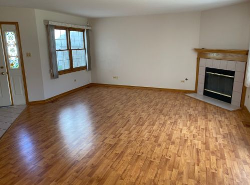 9943 Constitution Ct, Orland Park, IL 60462-4572