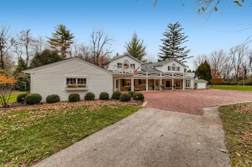 948 Crescent Blvd, Glendale Heights, IL 60137-4255