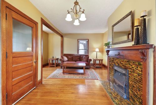 15 34th St, Minneapolis, MN 55408-4502