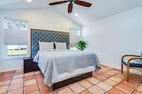 2425 Euclid Ave, Austin TX  78704-5517 exterior